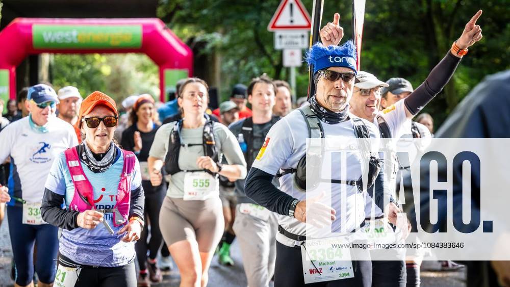 Rund 1200 Läufer begeben sich am Sonntagmorgen, 11.10.2026, beim Marathon am Baldeneysee auf eine doppelte Runde um den See. Deutschland NRW Essen