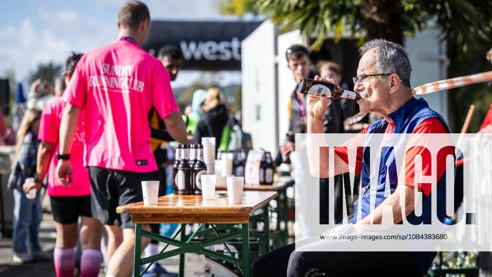 Rund 1800 Läufer begeben sich am Sonntagmorgen, 11.10.2026, im Rahmenprogramm des Mararthons am Baldeneysee auf eine gut 18 Kilometer lange Seerunde. Deutschland NRW Essen
