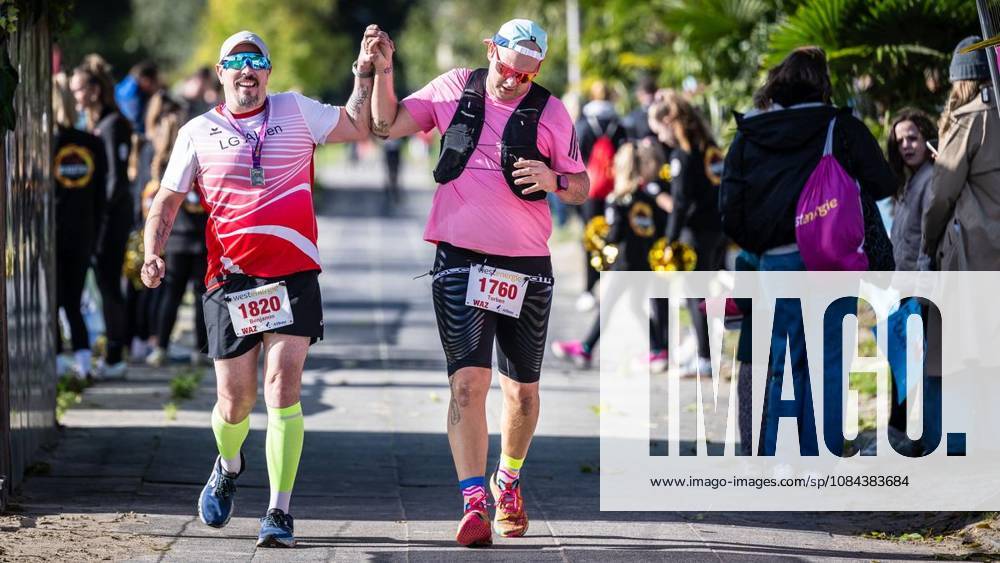 Rund 1800 Läufer begeben sich am Sonntagmorgen, 11.10.2026, im Rahmenprogramm des Mararthons am Baldeneysee auf eine gut 18 Kilometer lange Seerunde. Deutschland NRW Essen