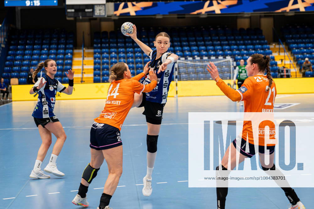 HSG Blomberg-Lippe (GER) vs. Odense Handbold (DEN), Handball, EHF Champions League Women, Gruppenphase, 11.10.2026, Saision 2026 2027, Lemgo Karolina Jurenczyk (HSG Blomberg-Lippe, 81) im Torwurf Lemgo Phoenix Contact Arena Deutschland