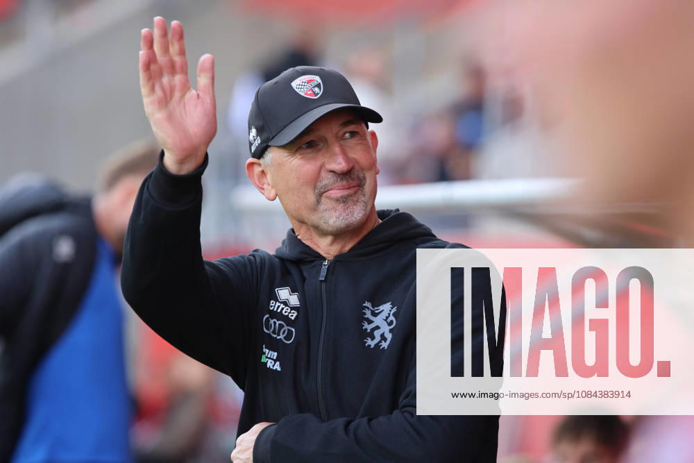 Heute erster Spieltag für Trainer Achim Beierlorzer (Cheftrainer FC Ingolstadt 04) beim Spiel FC Ingolstadt 04 gegen SV Wehen Wiesbaden am 11.10.2026, DFB regulations prohibit any use of photographs as image sequences and or quasi-video. GER, Fussball, 3. Liga, Spieltag 8, FC Ingolstadt 04 gegen SV Wehen Wiesbaden, 11.10.2026, Audi Sportpark Ingolstadt