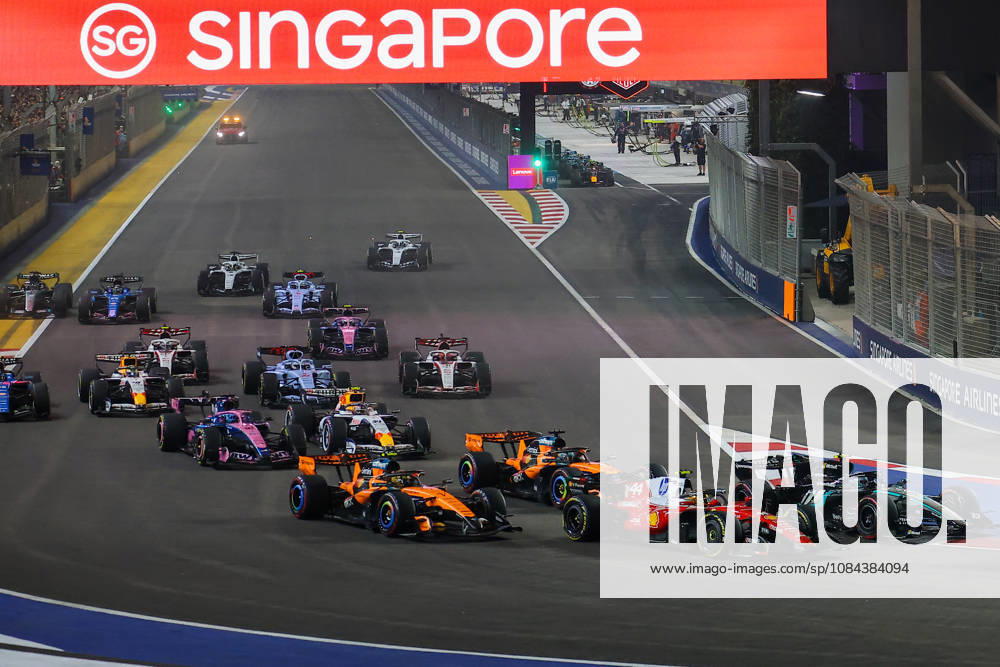2026 Formula 1 Singapore Grand Prix SINGAPORE - OCTOBER 11: Drivers compete during the Formula 1 Singapore Grand Prix at the Marina Bay Street Circuit in Singapore on October 11, 2026. The race consists of 62 laps, with drivers facing intense tropical heat and high humidity on a demanding street circuit featuring 19 corners and few long straights. Daniel Ceng Anadolu Singapore Singapore. Editorial use only. Please get in touch for any other usage.