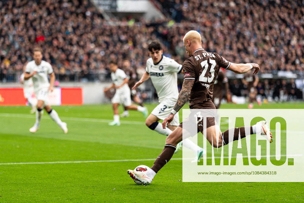 Louis Oppie (FC St. Pauli, 23) Flanke, GER, FC St. Pauli vs. Karlsruher SC, Fussball, 2. Bundesliga, Spieltag 7, Saison 2026 2027, 11.10.2026 DFL REGULATIONS PROHIBIT ANY USE OF PHOTOGRAPHS AS IMAGE SEQUENCES AND OR QUASI-VIDEO GER, FC St. Pauli vs. Karlsruher SC, Fussball, 2. Bundesliga, Spieltag 7, Saison 2026 2027, 11.10.2026 Hamburg