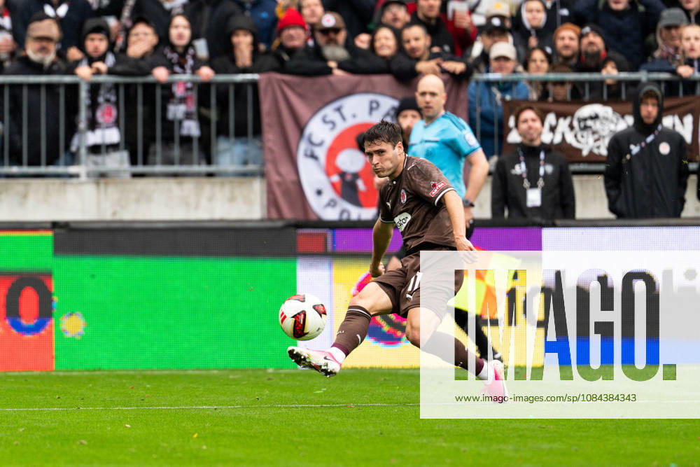Arkadiusz Pyrka (FC St. Pauli, 11) Flanke, GER, FC St. Pauli vs. Karlsruher SC, Fussball, 2. Bundesliga, Spieltag 7, Saison 2026 2027, 11.10.2026 DFL REGULATIONS PROHIBIT ANY USE OF PHOTOGRAPHS AS IMAGE SEQUENCES AND OR QUASI-VIDEO GER, FC St. Pauli vs. Karlsruher SC, Fussball, 2. Bundesliga, Spieltag 7, Saison 2026 2027, 11.10.2026 Hamburg