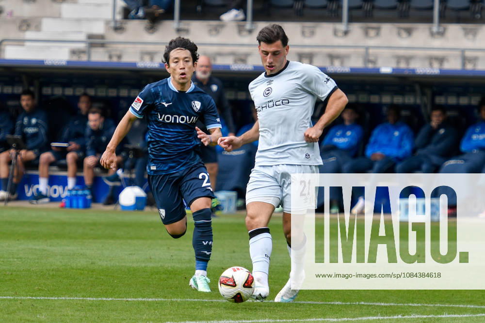 V. li. im Zweikampf Koji Miyoshi (Bochum 23) Stefano Russo (Bielefeld 21) 11.10.2026 ¢ Fussball ¢ VfL Bochum vs DSC Arminia Bielefeld, Vonovia Ruhrstadion, Bochum, DFB DFL REGULATIONS PROHIBIT ANY USE OF PHOTOGRAPHS AS IMAGE SEQUENCES AND OR QUASI-VIDEO NRW Germany