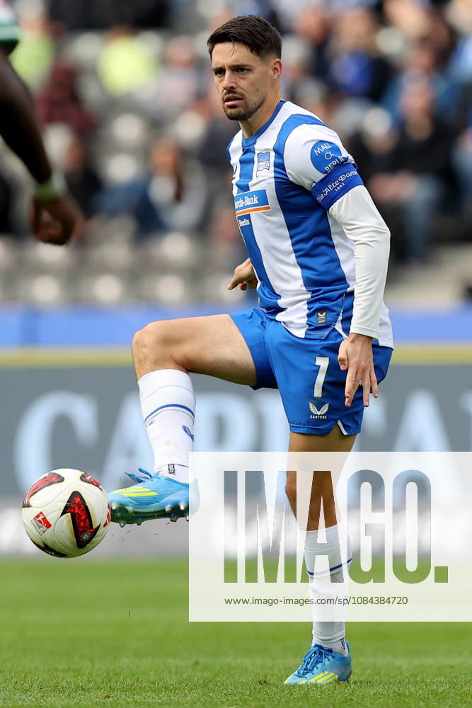 Fussball 2.Bundesliga, Hertha BSC Berlin - SpVgg Greuther Fuerth v.l. Josip Brekalo (Hertha BSC Berlin) Berlin