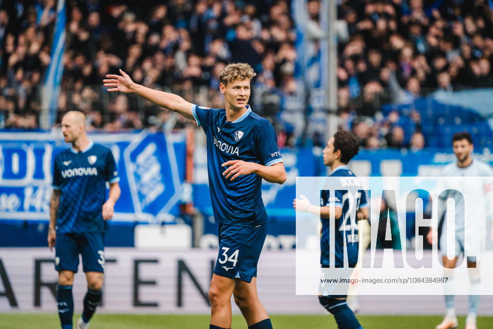 Bochum, Deutschland 11. Oktober 2026: 2. Bundesliga - 2026 2027 - 7. Spieltag - VfL Bochum 1848 gegen DSC Arminia Bielefeld Im Bild: Tom Meyer (BOC) gestikuliert auf dem Spielfeld. DFL DFB regulations prohibit any use of photographs as image sequences and or quasi-video. Vonovia Ruhrstadion Nordrhein Westfalen