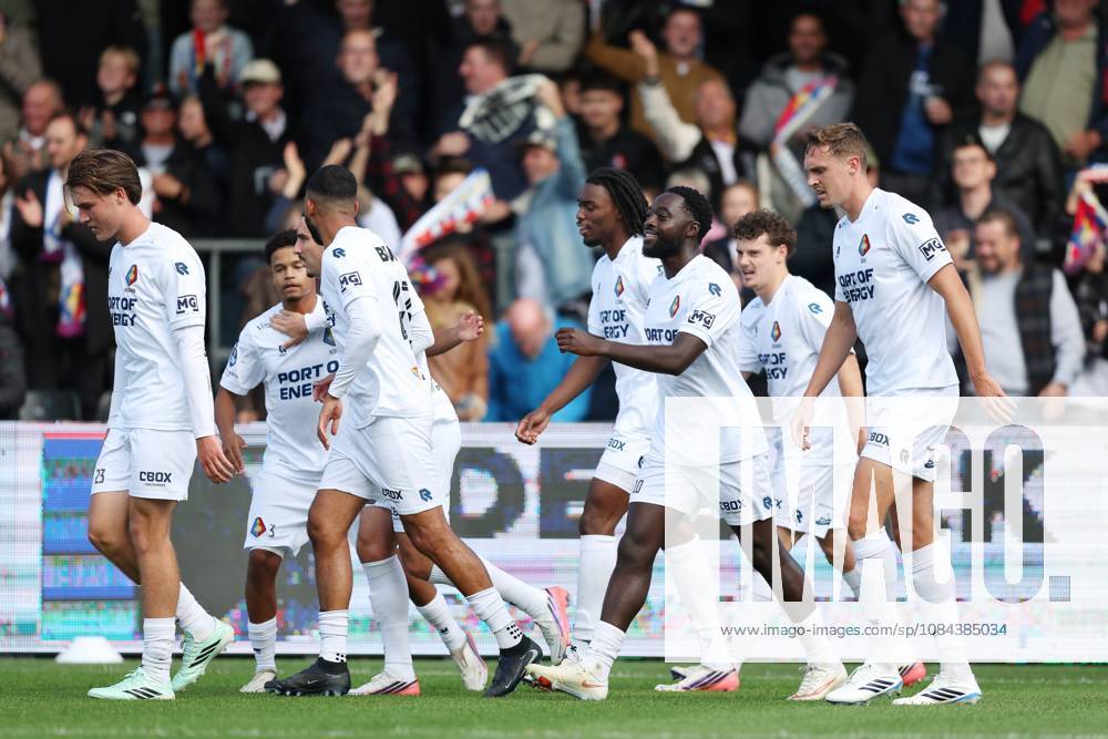 VELSEN - Telstar celebrates the 1-0 during the Dutch Eredivisie match between Telstar and ADO Den Haag at the BUKO Stadium on October 11, 2026 in Velsen, the Netherlands. SONNY LENSEN ANP Eredivisie 2026 27 ANPxSportx IVx 572126723 originalFilename: 572126723