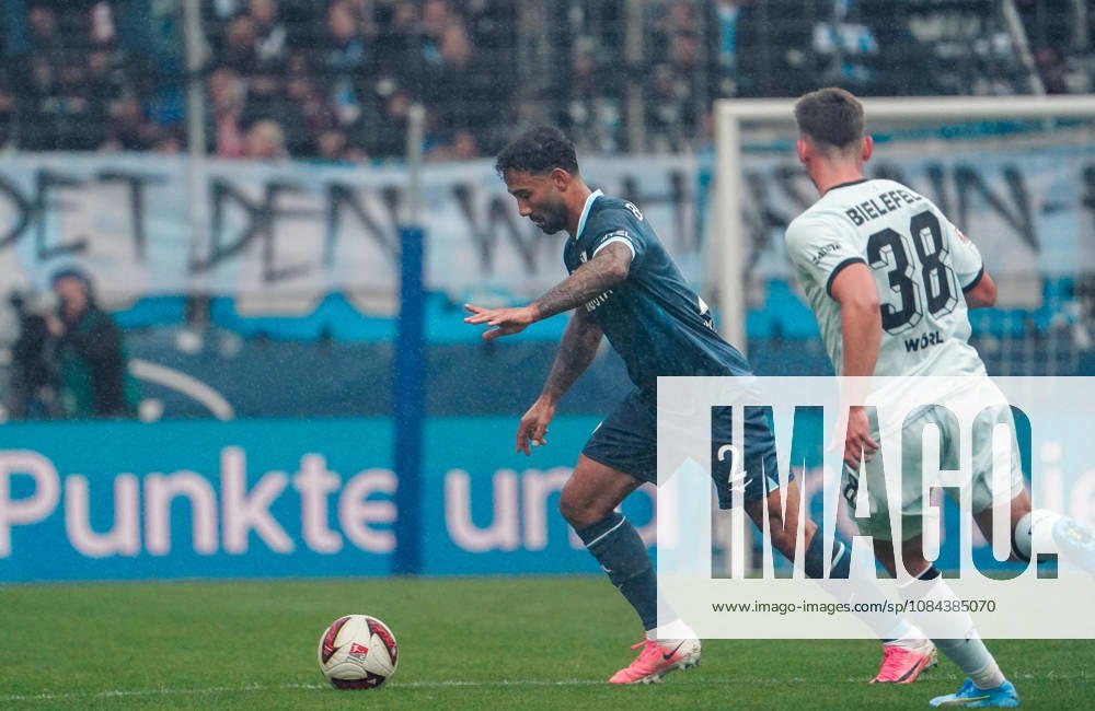 Deutschland: Fussball 2.Bundesliga 2026 2027, 7. Spieltag - VfL Bochum vs Arminia Bielefeld - Vonovia Ruhrstadion (Bochum): am Ball Sean Klaiber (VfL Bochum, 2) Bochum Vonovia Ruhrstadion Deutschland