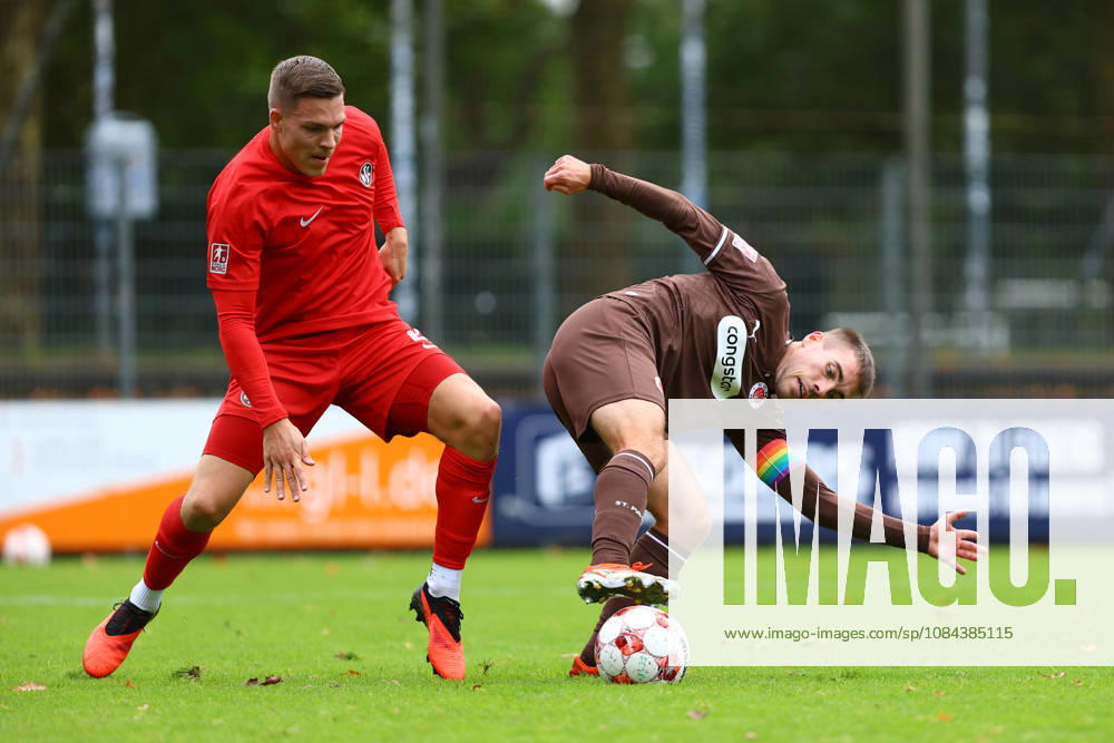 2 Luca Günther (FC St. Pauli U23), 4 Fabian Weigel (HSC Hannover) Fußball I Herren I Regionalliga Nord I Saison 2026-2027 I 13. Spieltag I FC St. Pauli U23 - HSC Hannover I 11.10.2026 I Edmund-Plambeck-Stadion