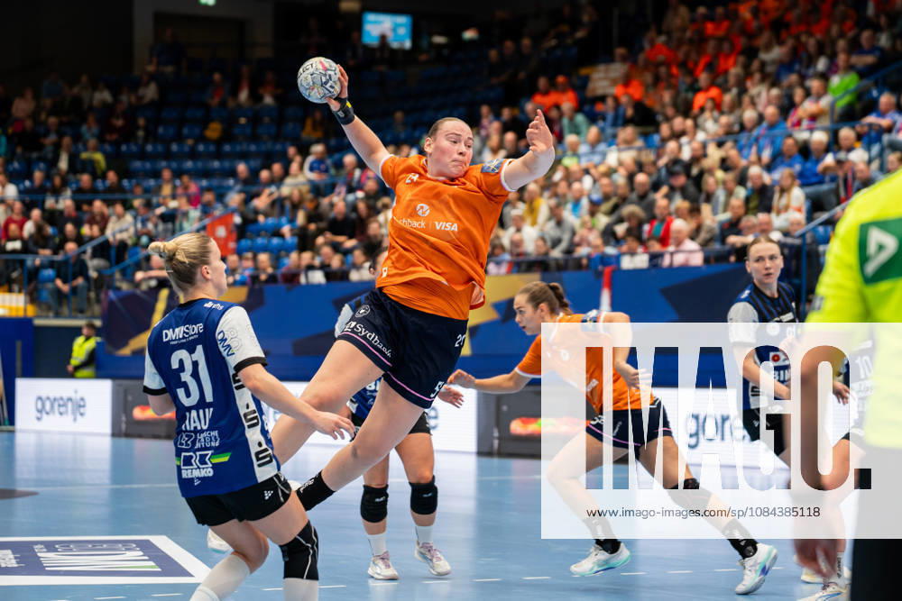 HSG Blomberg-Lippe (GER) vs. Odense Handbold (DEN), Handball, EHF Champions League Women, Gruppenphase, 11.10.2026, Saision 2026 2027, Lemgo Romee Maarschalkeweerd (Odense Handbold, 24) im Torwurf Lemgo Phoenix Contact Arena Deutschland