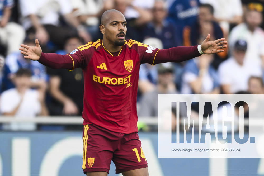 Como 1907 v AS Roma - Serie A Donyell Malen of AS Roma reacts after being sent off during the Serie A football match between Como 1907 and AS Roma. Como Italy