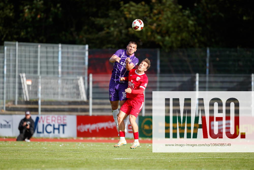 Links Patrick Kapp (Aue) gegen Felix Heim (Greifswald) ; GER, Greifswalder FC vs. FC Erzgebirge Aue, Fußball, Männer, Regionalliga Nordost, 12.Spieltag, Spielzeit 2026 2027, 11.10.2026 Greifswald Volksstadion Mecklenburg - Vorpommern Deutschland