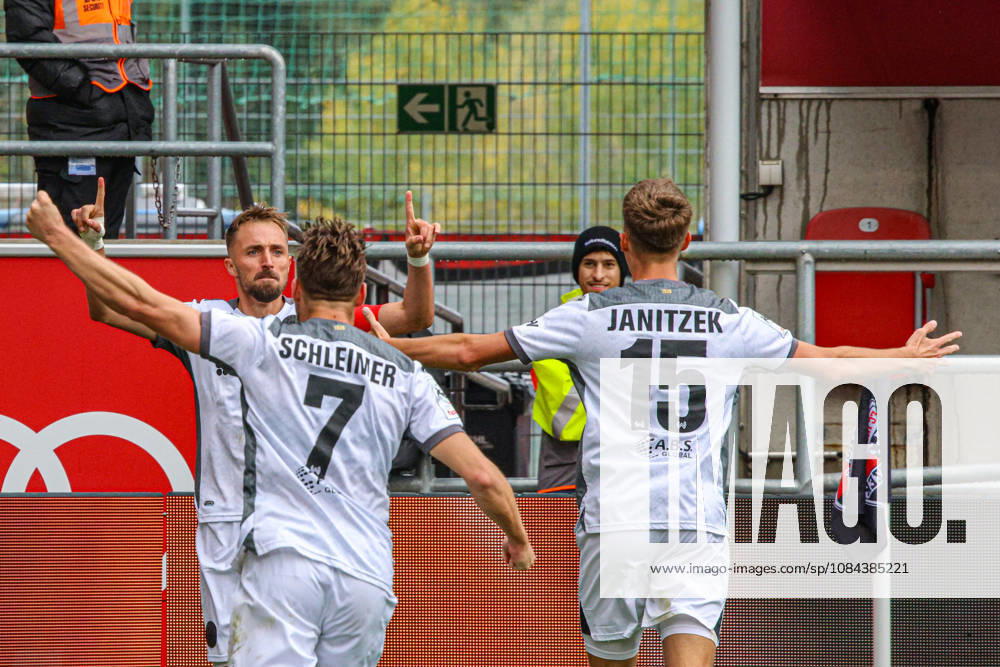 Jubel bei Florian Huebner (SV Wehen Wiesbaden, Nr.19) nach seinem Treffer zum 0:1 beim Spiel FC Ingolstadt 04 gegen SV Wehen Wiesbaden am 11.10.2026, DFB regulations prohibit any use of photographs as image sequences and or quasi-video. GER, Fussball, 3. Liga, Spieltag 8, FC Ingolstadt 04 gegen SV Wehen Wiesbaden, 11.10.2026, Audi Sportpark Ingolstadt
