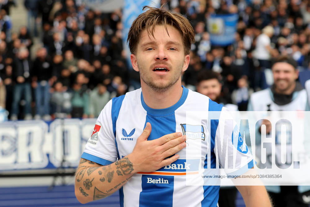 Fussball 2.Bundesliga, Hertha BSC Berlin - SpVgg Greuther Fuerth v.l. Torjubel nach dem Tor zum celebrating the goal celebrate 1:0 durch Mads Pedersen (Hertha BSC Berlin) Berlin
