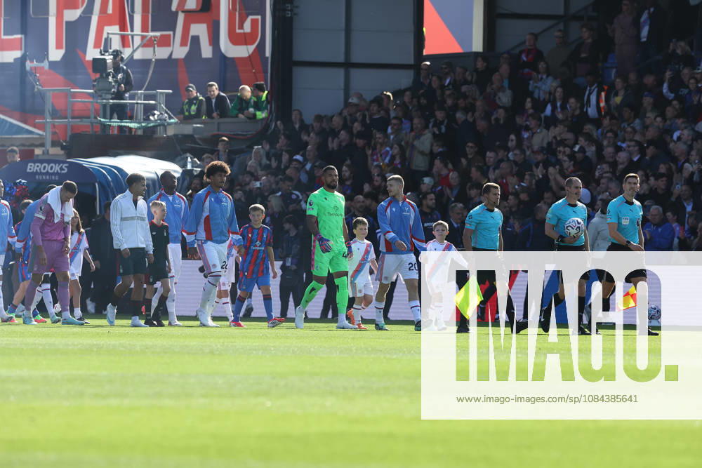 11th October 2026; Selhurst Park, London, England; Premier League Football, Crystal Palace versus Nottingham Forest; Players arriving for the start of the match KatiexChan
