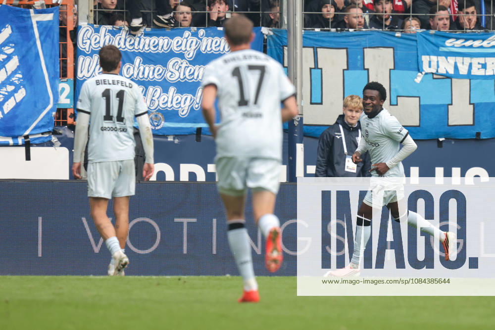 Fussball 2.Bundesliga, VfL Bochum - Arminia Bielefeld v.l. Tor, Benjamin Boakye zum 0:1 (Arminia Bielefeld) Bochum