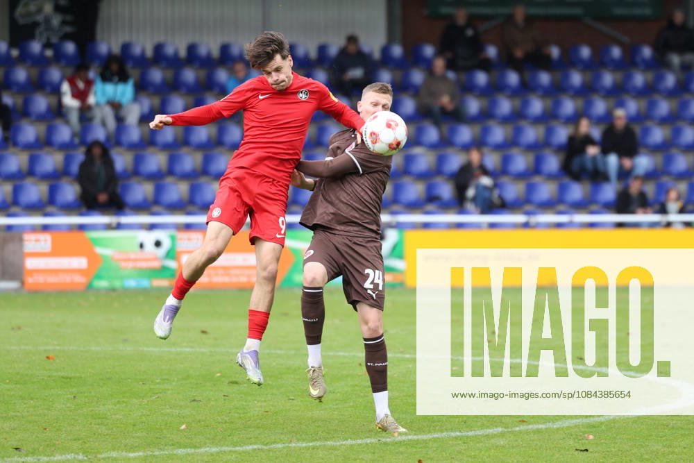 Fußball I Herren I Saison 2026 2027 I Regionalliga Nord I 13.Spieltag I FC St.Pauli II - HSC Hannover I 11.10.2026 Finn Hoffmann (9, HSC Hannover) Jannik Robatsch (24, FC St.Pauli II) Norderstedt Edmund Plambeck Stadion Schleswig-Holstein Deutschland