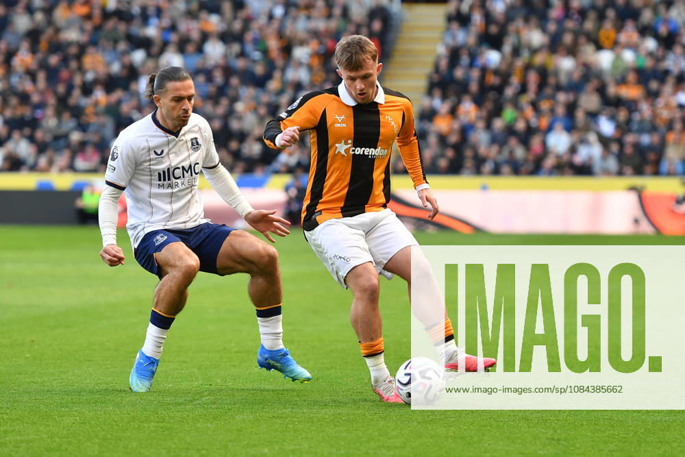 Hull City v Everton, Premier League Hull City forward Joe Gelhardt (11) and Everton FC midfielder Jack Grealish (10) during the Premier League match between Hull City and Everton at the MKM Stadium, Kingston upon Hull, UK on 11 October 2026. Kingston upon Hull MKM Stadium East Riding of Yorkshire UK Editorial use only DataCo restrictions apply See www.football-dataco.com ,