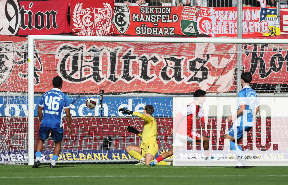 Halle Saale Sachsen Anhalt Leuna Chemie Stadion Fußball Hallescher FC Halle HFC Regionalliga Nordost 4. Liga Männer Saison 2026 2027 12. Spieltag HFC- RSV Eintracht Tor das 1:0 durch Osman Atilgan (Hallescher FC) Linus Löflker (RSS