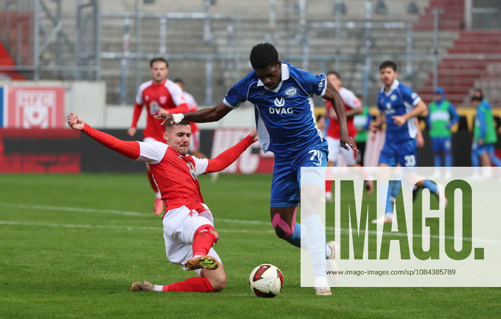 Halle Saale Sachsen Anhalt Leuna Chemie Stadion Fußball Hallescher FC Halle HFC Regionalliga Nordost 4. Liga Männer Saison 2026 2027 12. Spieltag HFC- RSV Eintracht Marius Hauptmann (Hallescher FC) Nathanael Kukandu (RSV)