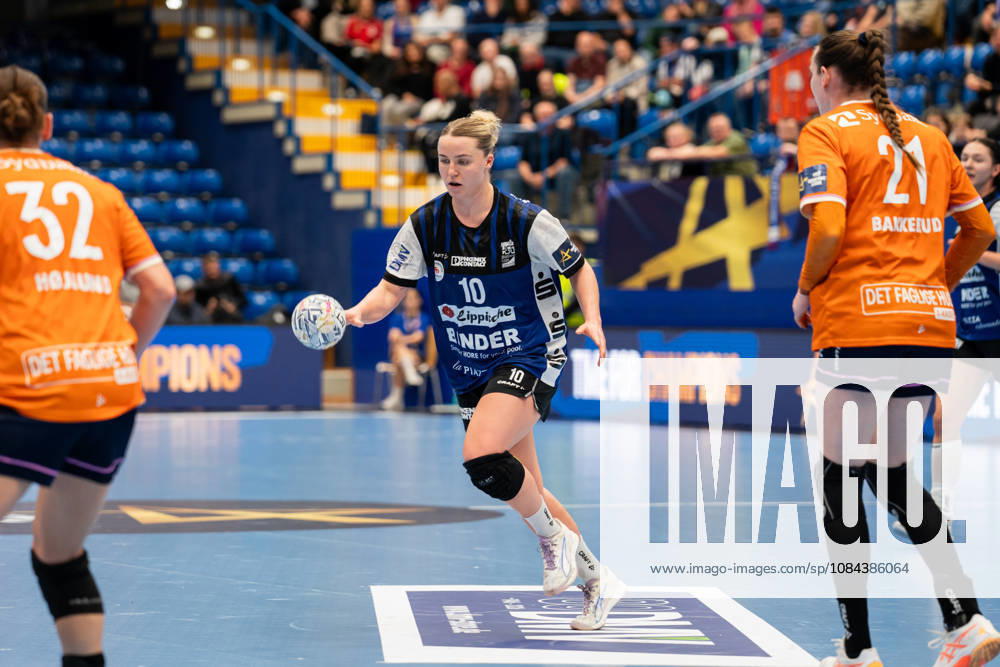 HSG Blomberg-Lippe (GER) vs. Odense Handbold (DEN), Handball, EHF Champions League Women, Gruppenphase, 11.10.2026, Saision 2026 2027, Lemgo Maxi Muehlner (HSG Blomberg-Lippe, 10) beim Spielaufbau Lemgo Phoenix Contact Arena Deutschland
