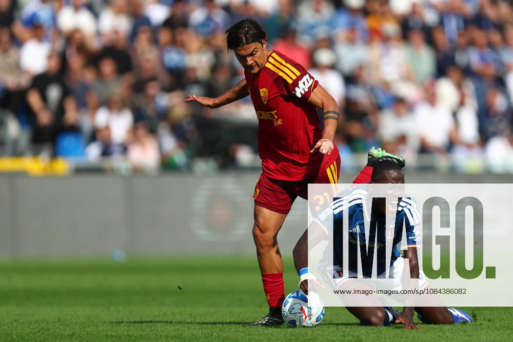 Serie A Como 1907 - As Roma Paulo Dybala of AS Roma the Serie A match beetween Como 1907 and As Roma at Stadio Giuseppe Sinigaglia on October 11 2026 in Como Italy . Como Stadio Giuseppe Sinigaglia Italy