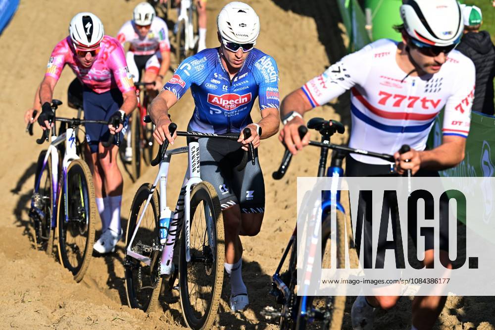 Belgium s Niels Vandeputte pictured in action during the men elite race of the Mosselcross cyclocross cycling event, on Sunday 11 October 2026, in Dendermonde, the first race (out of 7) of the HG Cross competition. DAVIDxPINTENS x189449440x