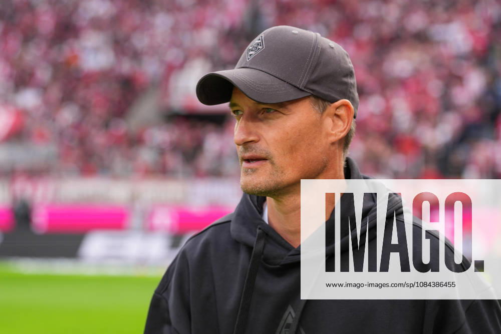 Herren, Fußball, 1.Bundesliga, 1.FC Köln - Borussia Mönchengladbach, Saison 2026 2027, RheinEnergieSTADION: Alexander Blessin (Cheftrainer Borussia Moenchengladbach) DFB regulations prohibit any use of photographs as image sequences and or quasi-video.