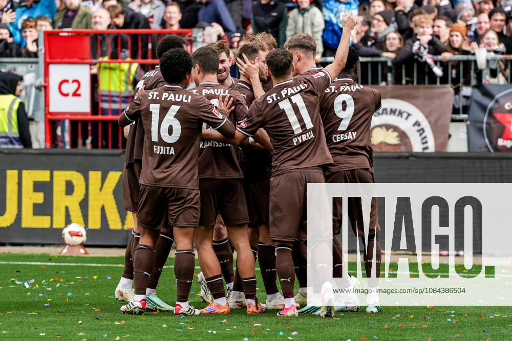 Deutschland: Fußball 2. Bundesliga 2026 27, 7. Spieltag FC St. Pauli vs Karlsruher SC Millerntor-Stadion (Hamburg St. Pauli): Tor zum 2:0 durch Lars Ritzka (FC St. Pauli, 21), Jubel, Emotion