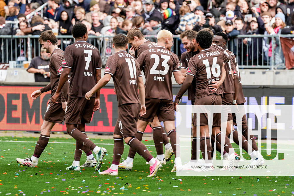 Deutschland: Fußball 2. Bundesliga 2026 27, 7. Spieltag FC St. Pauli vs Karlsruher SC Millerntor-Stadion (Hamburg St. Pauli): Tor zum 2:0 durch Lars Ritzka (FC St. Pauli, 21), Jubel, Emotion