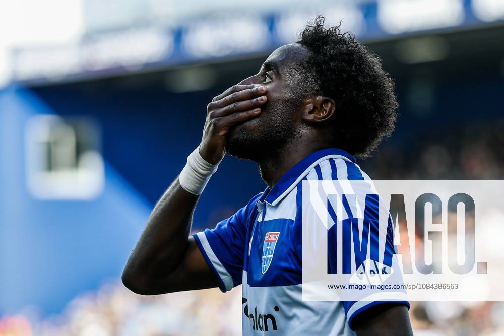 ZWOLLE - Dylan Mbayo of PEC Zwolle reacts after a missed chance during the Dutch Eredivisie match between PEC Zwolle and Cambuur at the MAC3Park stadium on October 11, 2026 in Zwolle, the Netherlands. VINCENT JANNINK ANP Eredivisie 2026 27 ANPxSportx IVx 572129424 originalFilename: 572129424