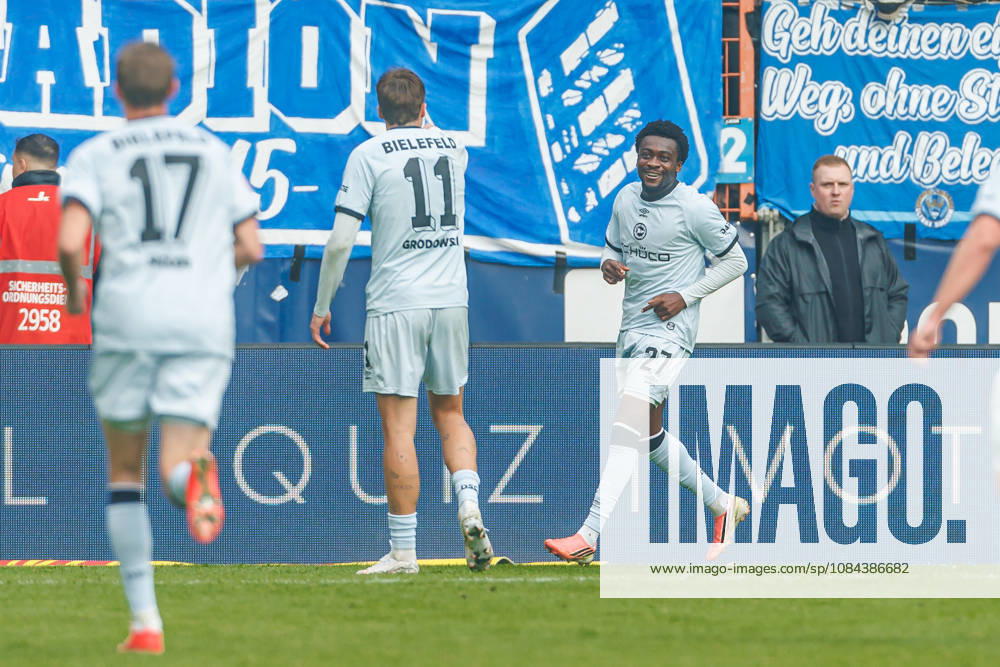 Benjamin Boakye (DSC Arminia Bielefeld) Torjubel, jubelt mit seiner Mannschaft nach dem Treffer zum 0:1 waehrend des Spiels der 2. Bundesliga zwischen VfL Bochum und Arminia Bielefeld, Ruhrstadion am 11. October 2026 in Bochum, Deutschland. (Foto von Mario Hommes DeFodi Images) +++ Benjamin Boakye (DSC Arminia Bielefeld) celebrates after scoring his team s first goal with teammates during the 2nd Bundesliga match between VfL Bochum and Arminia Bielefeld at Vonovia Ruhrstadion on October 11, 2026 in Bochum, Germany. (Photo by Mario Hommes DeFodi Images) DFB DFL REGULATIONS PROHIBIT ANY USE OF PHOTOGRAPHS AS IMAGE SEQUENCES AND OR QUASI-VIDEO. (Photo by Mario Hommes DeFodi Images) -