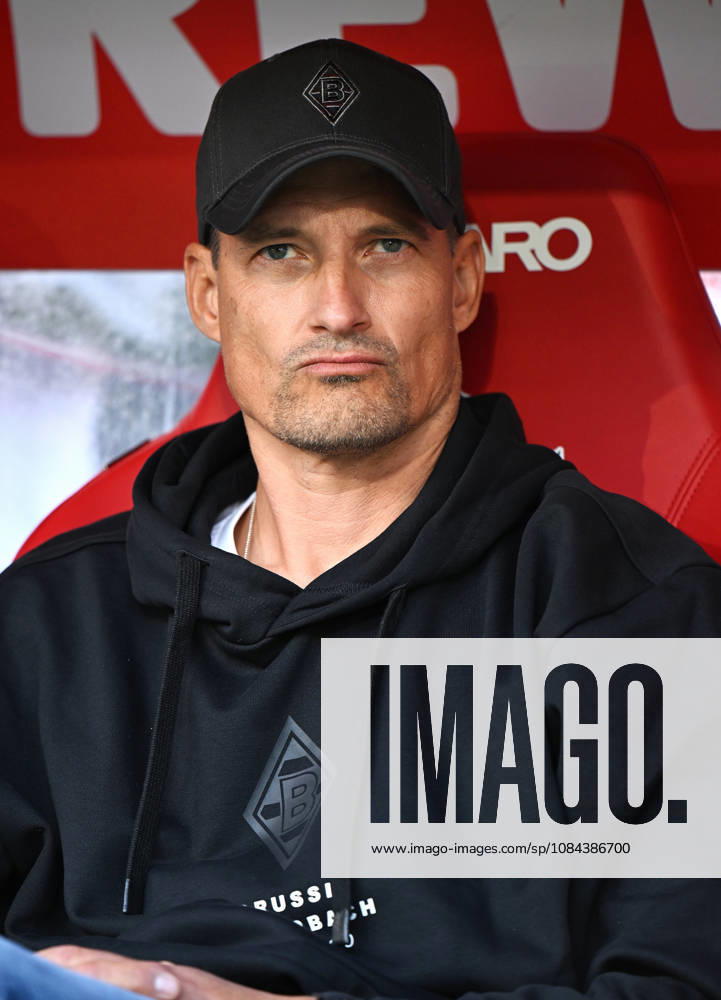 Cologne, Germany, 1. Bundesliga, Matchday 5, Rhein-Energie-Stadium Cologne, 1. FC Köln vs Bor. Mönchengladbach; Headcoach Alexander Blessin (BMG).