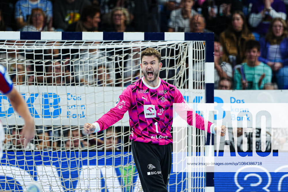 Jubel nach Parade Gonzalo Perez de Vargas (THW Kiel, 01) GER, THW Kiel vs. Handball Club Hamburg, Handball, 1. Bundesliga, Spieltag 8, Saison 2026 2027, 11.10.2026 GER, THW Kiel vs. Handball Club Hamburg, Handball, 1. Bundesliga, Spieltag 8, Saison 2026 2027, 11.10.2026 Kiel