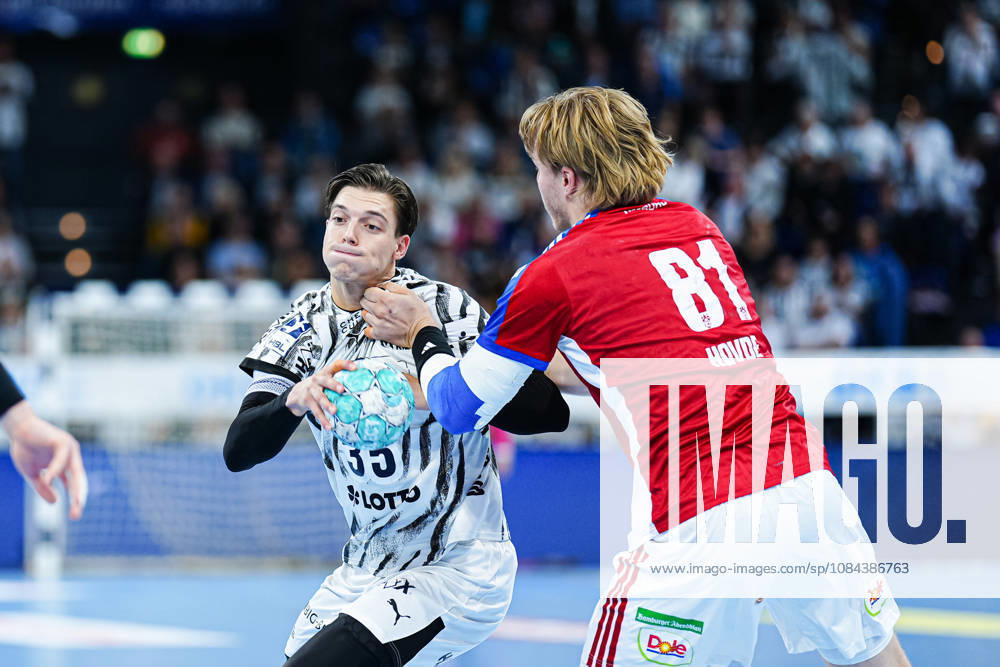 Domen Makuc (THW Kiel, 35), Martin Hovde (Handball Club Hamburg, 81) GER, THW Kiel vs. Handball Club Hamburg, Handball, 1. Bundesliga, Spieltag 8, Saison 2026 2027, 11.10.2026 GER, THW Kiel vs. Handball Club Hamburg, Handball, 1. Bundesliga, Spieltag 8, Saison 2026 2027, 11.10.2026 Kiel