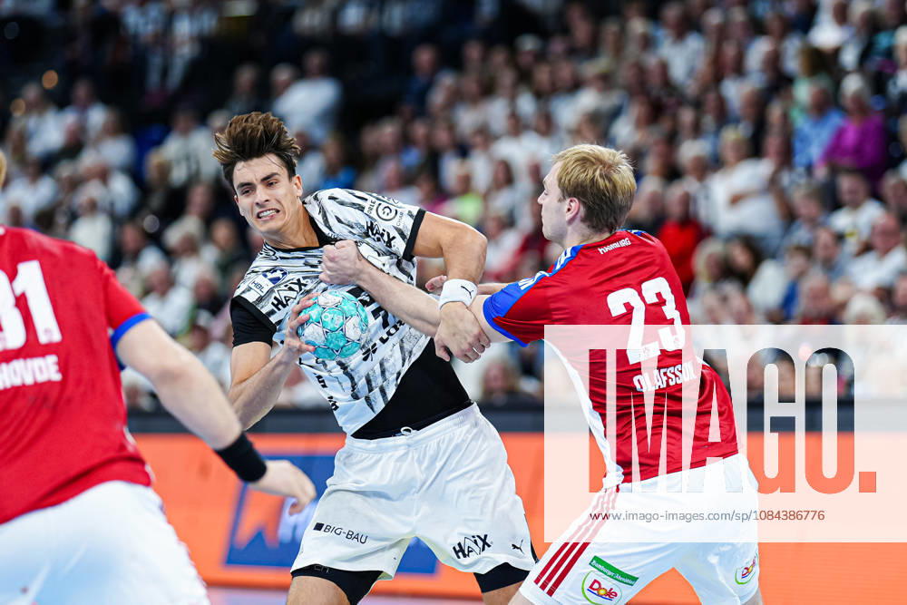 Julian Köster (THW Kiel, 07), Einar Olafsson (Handball Club Hamburg, 23) GER, THW Kiel vs. Handball Club Hamburg, Handball, 1. Bundesliga, Spieltag 8, Saison 2026 2027, 11.10.2026 GER, THW Kiel vs. Handball Club Hamburg, Handball, 1. Bundesliga, Spieltag 8, Saison 2026 2027, 11.10.2026 Kiel