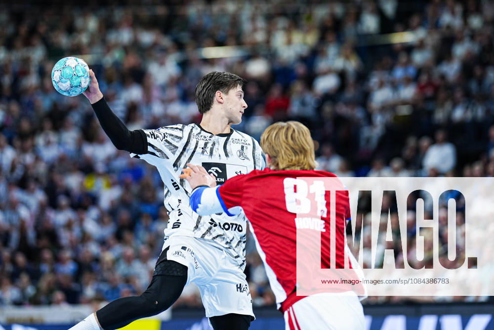 Domen Makuc (THW Kiel, 35), Martin Hovde (Handball Club Hamburg, 81) GER, THW Kiel vs. Handball Club Hamburg, Handball, 1. Bundesliga, Spieltag 8, Saison 2026 2027, 11.10.2026 GER, THW Kiel vs. Handball Club Hamburg, Handball, 1. Bundesliga, Spieltag 8, Saison 2026 2027, 11.10.2026 Kiel