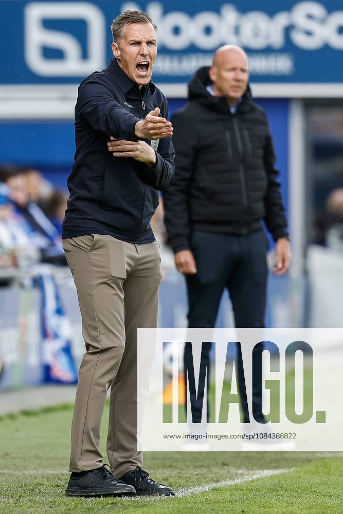 ZWOLLE - SC Cambuur coach Johan Plat, PEC Zwolle trainer Henry van der Vegt (lr) during the Dutch Eredivisie match between PEC Zwolle and Cambuur at the MAC3Park stadium on October 11, 2026 in Zwolle, the Netherlands. VINCENT JANNINK ANP Eredivisie 2026 27 ANPxSportx IVx 572129950 originalFilename: 572129950