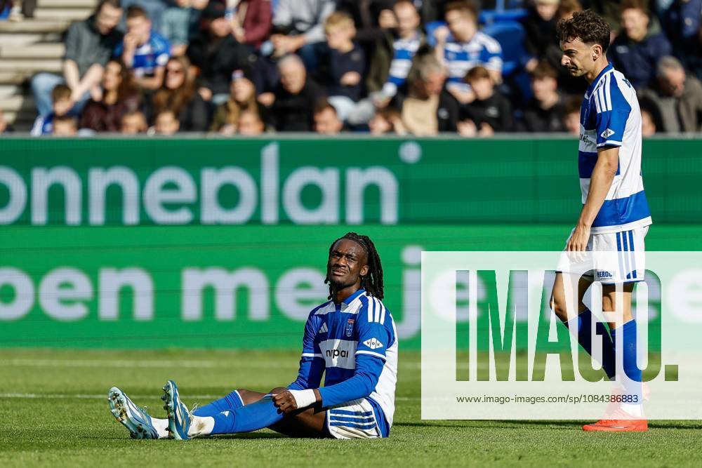 ZWOLLE - Ibrahim Cissoko of PEC Zwolle (l) reacts after a missed chance during the Dutch Eredivisie match between PEC Zwolle and Cambuur at the MAC3Park stadium on October 11, 2026 in Zwolle, the Netherlands. VINCENT JANNINK ANP Eredivisie 2026 27 ANPxSportx IVx 572130124 originalFilename: 572130124