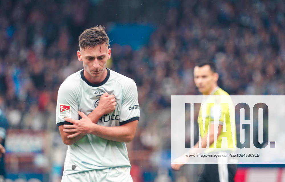 Deutschland: Fussball 2.Bundesliga 2026 2027, 7. Spieltag - VfL Bochum vs Arminia Bielefeld - Vonovia Ruhrstadion (Bochum): Geste, Gestik, Emotion Marius Wörl Marius Woerl (Arminia Bielefeld, 38) Bochum Vonovia Ruhrstadion Deutschland