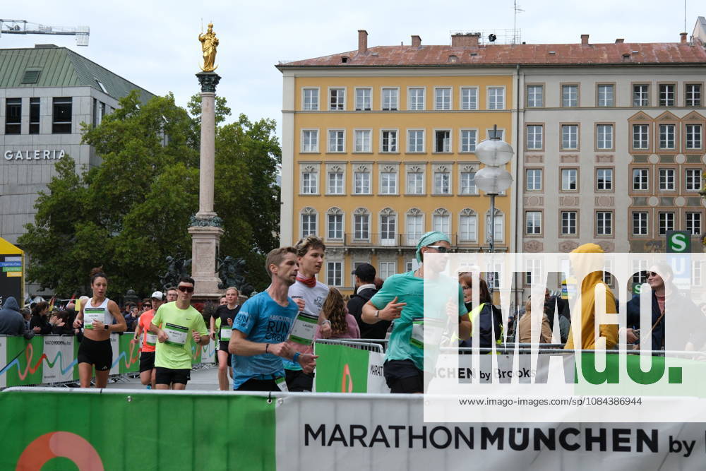 Munich Marathon 2026 MUNICH, GERMANY - OCTOBER 11: Runners pass through Marienplatz during the 2026 Munich Marathon in Munich, Germany on October 11, 2026. The 42.195-kilometer course takes participants through central Munich before finishing in the Olympic Park. Merve Goettl Anadolu Munih Germany. Editorial use only. Please get in touch for any other usage.