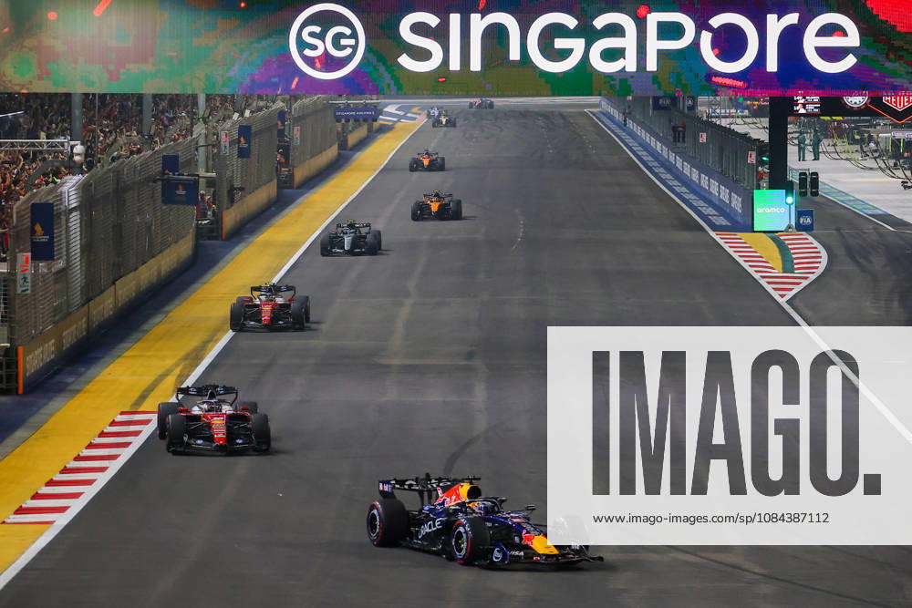 2026 Formula 1 Singapore Grand Prix SINGAPORE - OCT 11: Red Bull driver Max Verstappen takes leading position during the Race at the Formula One Grand Prix of Singapore, at the Marina Bay Street Circuit in Singapore, on October 11, 2026. The main race has a span of 62 laps, with drivers competing in intense tropical heat and extreme humidity on a track featuring a relentless layout of 19 corners and minimal straightaways. Daniel Ceng Anadolu Singapore Singapore. Editorial use only. Please get in touch for any other usage.
