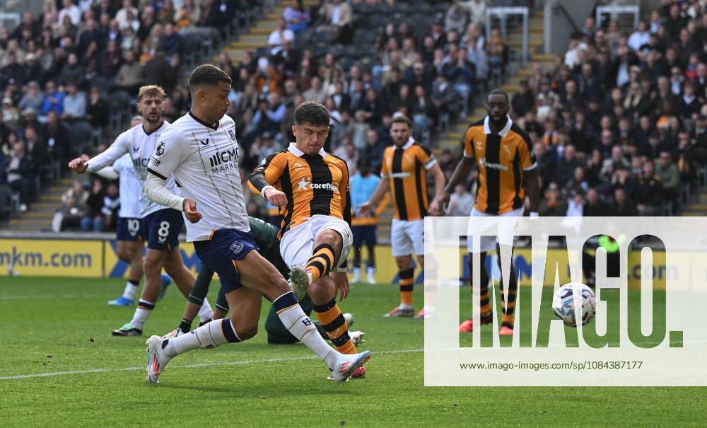 Brennan Johnson of Everton scores the team s first goal but it is disallowed for offside Hull City v Everton, Premier League, Football, MKM Stadium, Hull, UK - 11 Oct 2026Hull MKM Stadium United Kingdom