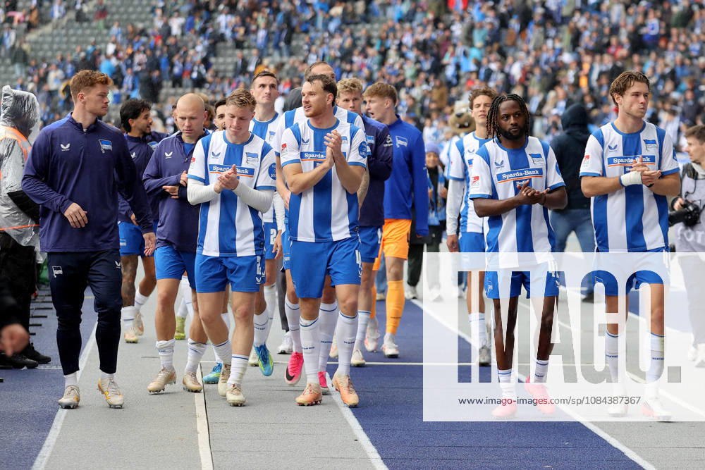 Fussball 2.Bundesliga, Hertha BSC Berlin - SpVgg Greuther Fuerth v.l. Jubel, Freude über den Sieg Berlin
