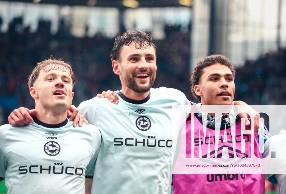 Deutschland: Fussball 2.Bundesliga 2026 2027, 7. Spieltag - VfL Bochum vs Arminia Bielefeld - Vonovia Ruhrstadion (Bochum): Siegesjubel Maximilian Bauer (Arminia Bielefeld, 5) Bochum Vonovia Ruhrstadion Deutschland
