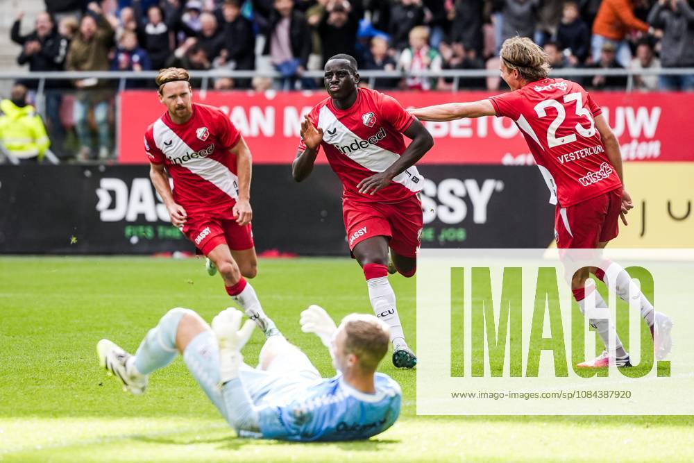 UTRECHT - Yoann Cathline of FC Utrecht celebrates the 1-0 during the Dutch Eredivisie match between FC Utrecht and Willem II at Galgenwaard Stadium on October 11, 2026, in Utrecht, the Netherlands. TOBIAS KLEUVER ANP Eredivisie 2026 27 ANPxSportx IVx 572131611 originalFilename: 572131611