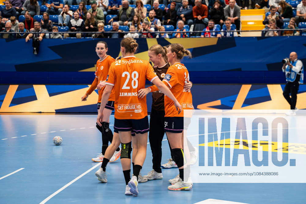HSG Blomberg-Lippe (GER) vs. Odense Handbold (DEN), Handball, EHF Champions League Women, Gruppenphase, 11.10.2026, Saision 2026 2027, Lemgo Die Spielerinnen von Odense Handbold (DEN) jubeln nach dem Sieg gegen die HSG Blomberg-Lippe (GER) Lemgo Phoenix Contact Arena Deutschland