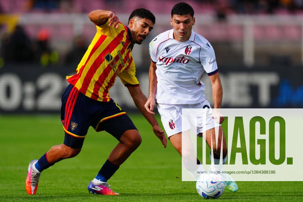 US Lecce s Right-back Danilo Veiga (17 US Lecce) and Bologna FC s Left Winger Nicolò Cambiaghi (28 Bologna FC) in action during the Serie A Enilive matchday 6 match between US Lecce and Bologna FC 1909 at the Stadio Via del Mare in Lecce, Italy, Sunday, October 11, 2026. (Credit Image: Giovanni Evangelista LaPresse)