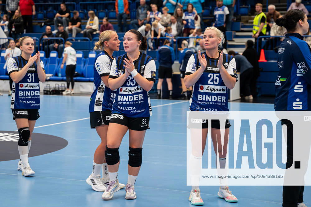 HSG Blomberg-Lippe (GER) vs. Odense Handbold (DEN), Handball, EHF Champions League Women, Gruppenphase, 11.10.2026, Saision 2026 2027, Lemgo Elin Magnusdottir (HSG Blomberg-Lippe, 33) und Lilli Roepcke (HSG Blomberg-Lippe, 25) bedanken sich bei den Zuschauern Lemgo Phoenix Contact Arena Deutschland